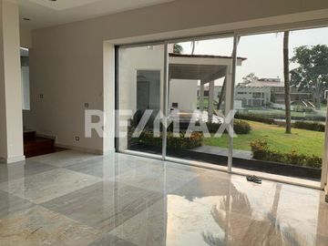 CASA EN VENTA CON VISTA A LA LAGUNA - (3)