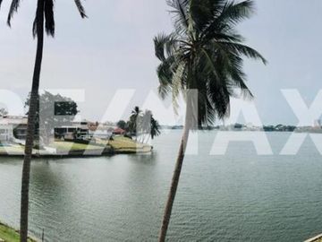 CASA EN VENTA CON VISTA A LA LAGUNA - (3)