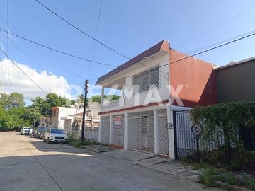 CASA EN VENTA - (3)