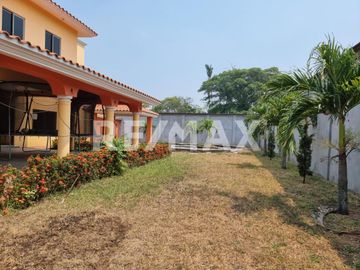 CASA EN VENTA - (3)