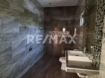 CASA EN VENTA - (3)
