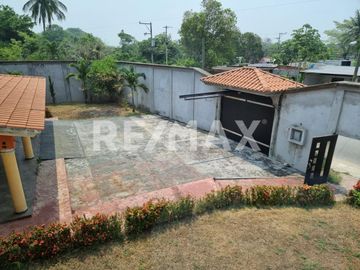 CASA EN VENTA - (3)