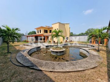 CASA EN VENTA - (3)