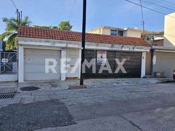 CASA EN VENTA  - (3)