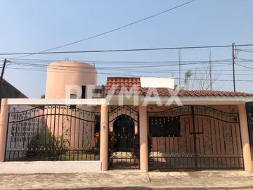 CASA EN VENTA - (3)