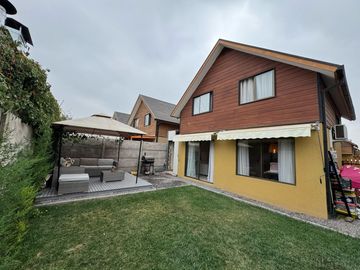 VENDEMOS HERMOSA CASA EN CONDOMINIO HUERTOS DE BUIN II - A PASOS DE METROTREN BUIN