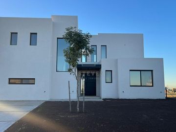 Casa a estrenar en venta, Barrio Puertos, Escobar, G.B.A. Zona Norte