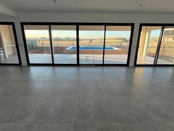 Casa a estrenar en venta, Barrio Puertos, Escobar, G.B.A. Zona Norte