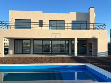 Casa a estrenar en venta, Barrio Puertos, Escobar, G.B.A. Zona Norte