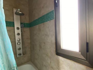 Casa en venta - 3 Dormitorios 4 Baños - Cochera - 1.000Mts2 - Escobar