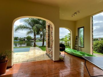 Casa en venta - 3 Dormitorios 4 Baños - Cochera - 1.000Mts2 - Escobar