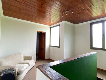 Casa en venta - 3 Dormitorios 4 Baños - Cochera - 1.000Mts2 - Escobar