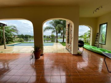 Casa en venta - 3 Dormitorios 4 Baños - Cochera - 1.000Mts2 - Escobar