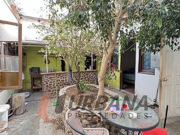 CASA COMERCIAL FRENTE A PLAZA DE VICUÑA