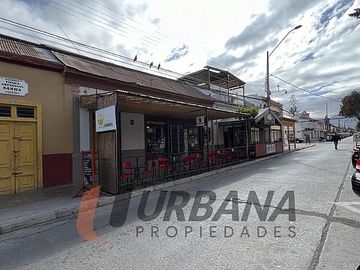 CASA COMERCIAL FRENTE A PLAZA DE VICUÑA