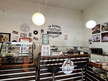 CASA COMERCIAL FRENTE A PLAZA DE VICUÑA