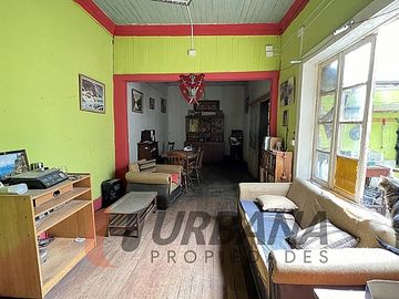 CASA COMERCIAL FRENTE A PLAZA DE VICUÑA