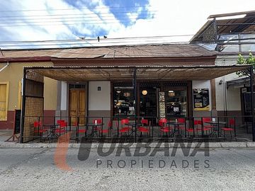 CASA COMERCIAL FRENTE A PLAZA DE VICUÑA