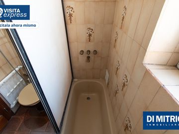 Distrutá de un piso único por categoría, espacio y vistas!