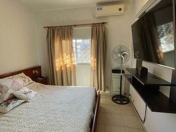 Casa en venta con 3 viviendas, cochera para 4 autos, jardín y quincho con parrilla - Wilde
