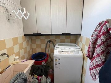 Casa en venta con 3 viviendas, cochera para 4 autos, jardín y quincho con parrilla - Wilde