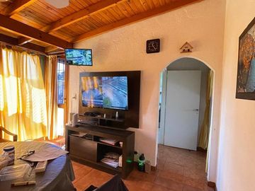 Casa en venta con 3 viviendas, cochera para 4 autos, jardín y quincho con parrilla - Wilde