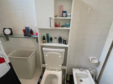 Casa en venta con 3 viviendas, cochera para 4 autos, jardín y quincho con parrilla - Wilde