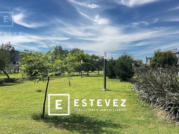 Duplex en venta en complejo DECS, Garin, Escobar, G.B.A. Zona Norte