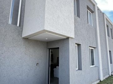 Duplex en venta en complejo DECS, Garin, Escobar, G.B.A. Zona Norte