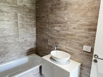 Duplex en venta en complejo DECS, Garin, Escobar, G.B.A. Zona Norte