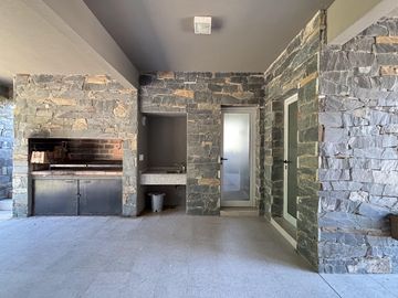 Casa en Venta - Barrio Golf I Lote 195