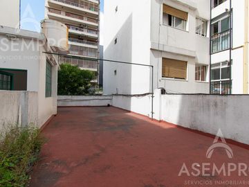 Chalet de 6 ambientes con 2 suites   escritorio/play y  dependencia. Espacios amplios y funcionales