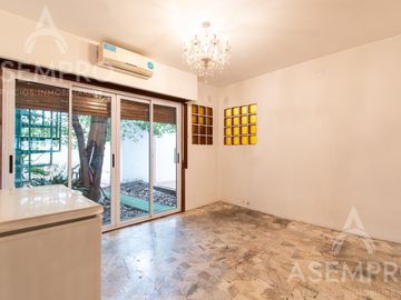 Chalet de 6 ambientes con 2 suites   escritorio/play y  dependencia. Espacios amplios y funcionales