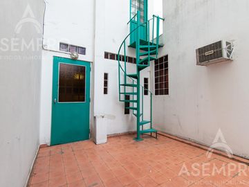 Chalet de 6 ambientes con 2 suites   escritorio/play y  dependencia. Espacios amplios y funcionales