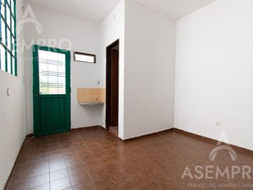 Chalet de 6 ambientes con 2 suites   escritorio/play y  dependencia. Espacios amplios y funcionales
