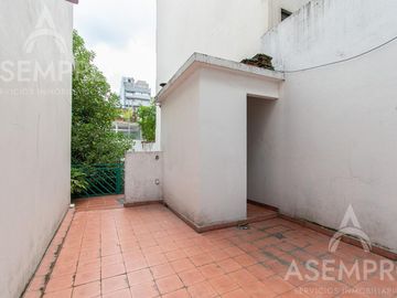 Chalet de 6 ambientes con 2 suites   escritorio/play y  dependencia. Espacios amplios y funcionales