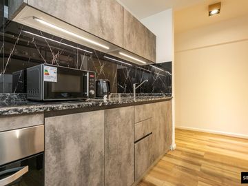 Departamento con Parrilla en Alquiler Amoblado
