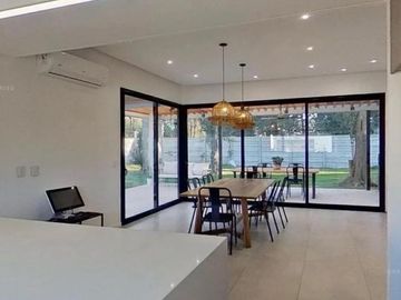 Casa de 3 dormitorios, escritorio y pileta en venta, Barrio San Matíaas, Escobar