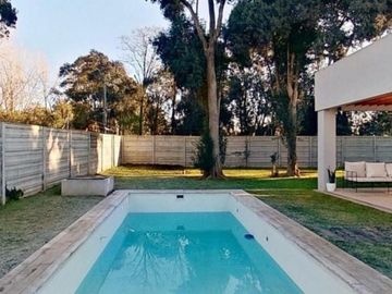Casa de 3 dormitorios, escritorio y pileta en venta, Barrio San Matíaas, Escobar