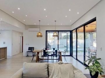 Casa de 3 dormitorios, escritorio y pileta en venta, Barrio San Matíaas, Escobar