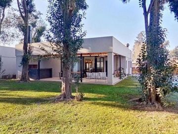 Casa de 3 dormitorios, escritorio y pileta en venta, Barrio San Matíaas, Escobar