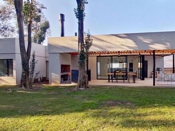 Casa de 3 dormitorios, escritorio y pileta en venta, Barrio San Matíaas, Escobar