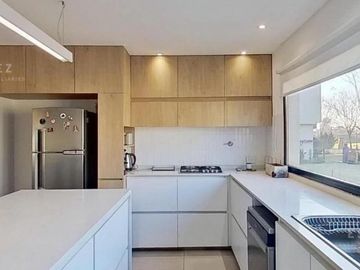 Casa de 3 dormitorios, escritorio y pileta en venta, Barrio San Matíaas, Escobar
