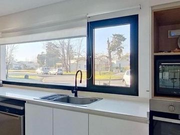 Casa de 3 dormitorios, escritorio y pileta en venta, Barrio San Matíaas, Escobar