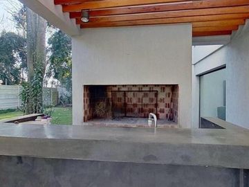 Casa de 3 dormitorios, escritorio y pileta en venta, Barrio San Matíaas, Escobar