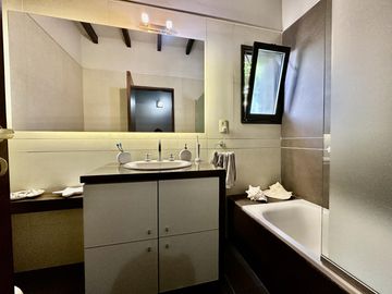 4 Dorm, Estar diario y Cocina Comedor. Piscina