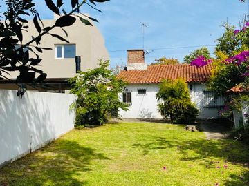 Chalet con 3 ambientes a la venta en la mejor zona de  Castelar Norte