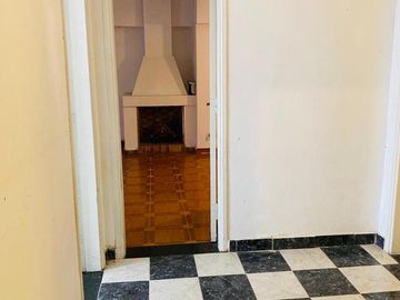 Chalet con 3 ambientes a la venta en la mejor zona de  Castelar Norte