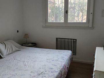 Departamento en venta en San Isidro, 2 dormitorios, jardín propio de 130 mts.