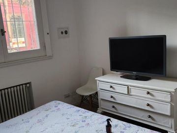 Departamento en venta en San Isidro, 2 dormitorios, jardín propio de 130 mts.